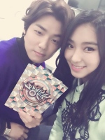 CNBLUEのカン・ミンヒョクが、韓国KBS 2TVの音楽番組「ミュージックバンク」でスペシャルMCを務め、自身のツイッターでその感想と写真を公開した。写真:ミンヒョクのツイッター CNBLUEのカン・ミンヒョクが、韓国KBS 2TVの音楽番組「ミュージックバンク」でスペシャルMCを務め、自身のツイッターでその感想と写真を公開した。写真:ミンヒョクのツイッター