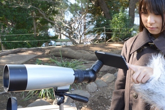 iPhoneで見れて撮影もできる望遠鏡「ライブビュースポッティングスコープ for iPhone」