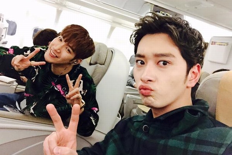 2PMのチャンソンが、Jun.Kとのツーショット写真を公開した。写真：チャンソンのツイッター