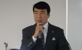 アーバネットコーポレーションの服部信治社長。日本アナリスト協会で2015年6月期・第2四半期決算の説明会。 アーバネットコーポレーションの服部信治社長。日本アナリスト協会で2015年6月期・第2四半期決算の説明会。