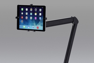 デスク上の任意の位置に7～11インチまでの画面サイズのタブレットやiPadを固定できるクランプ固定式のタブレットアーム「CR-LATAB13」