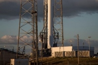 ファルコン9ロケット、地上局の問題で打ち上げ延期　2月11日朝へ（Image credit: SpaceX）