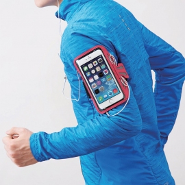 エレコムは、スマートフォンを収納して腕に装着できるアームバンドタイプのケース2サイズを今月下旬より発売する。