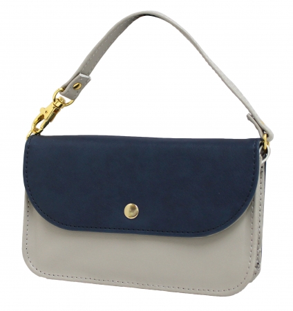 普段使っているスマホケースのデザインが服装のイメージとかけ離れてしまっていた…なんて経験がある人も多いのではないでしょうか。