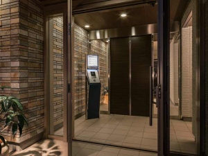 積水ハウスの共用エントランス。女性に向けに高級感を高めた賃貸住宅が増えている 積水ハウスの共用エントランス。女性に向けに高級感を高めた賃貸住宅が増えている