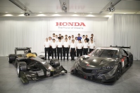 全ドライバーと監督集合写真 （写真提供：ホンダ）