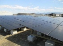 国産木製架台を設置したCIS薄膜太陽電池(ソーラーフロンティアの発表資料より)