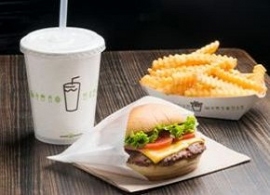 サザビーリーグは、ニューヨーク発ハンバーガーブランド「Shake Shack」(シェイク シャック)を日本で展開すると発表した（写真：同社発表資料より）
