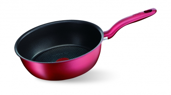 “取っ手が取れる”でおなじみのティファールから、一つでオールマイティに使える深型のフライパン『ディープパン』の登場です。