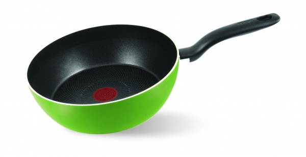 “取っ手が取れる”でおなじみのティファールから、一つでオールマイティに使える深型のフライパン『ディープパン』の登場です。