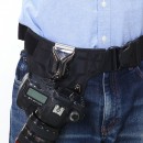 腰に取り付けることでカメラ本体が邪魔にならず、素早くカメラを構えることができるベルト一体型のカメラホルダー『カメラホルスター200-BELT008』 腰に取り付けることでカメラ本体が邪魔にならず、素早くカメラを構えることができるベルト一体型のカメラホルダー『カメラホルスター200-BELT008』
