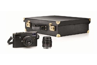 ライカカメラは、世界的なロックミュージシャンで俳優兼デザイナーのレニー・クラヴィッツとのコラボレーションによる特別限定モデル「ライカM-P“CORRESPONDENT”Byレニー・クラヴィツ」を3月より発売する（写真：同社発表資料より）