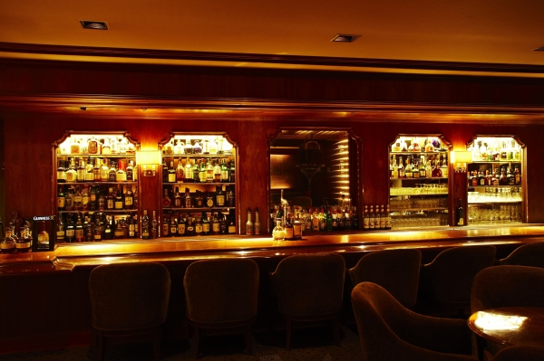 京都センチュリーホテルは、約20種類のいちごスイーツ食べ放題『スーパーストロベリーフェア』を3月20日～4月9日の期間限定で開催する。