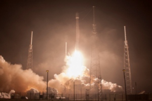 ファルコン9ロケット、初の「オール電化」衛星2機の同時打ち上げに成功(Image credit: SpaceX) ファルコン9ロケット、初の「オール電化」衛星2機の同時打ち上げに成功(Image credit: SpaceX)