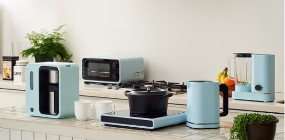 イオンは、プライベートブランド（PB）の家電シリーズ「トップバリュデザイン家電」を7日から展開する（写真：同社発表資料より）