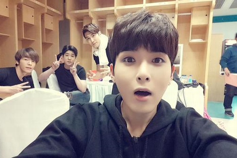 SUPER JUNIORのリョウクが、日本ファンへ向けて感謝のメッセージを伝えた。写真：リョウクのツイッター