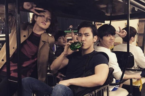 SUPER JUNIORのチェ・シウォンがマカオからメッセージを伝えた。写真：チェ・シウォンのツイッター