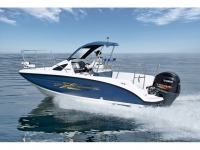 人気のフィッシングボート「SR-X」シリーズに加わった最上級の限定モデル。165馬力船外機を搭載する快速艇だ。メーカー希望小売価格は税別で501万3900円