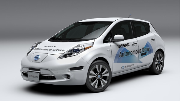 日本国内での自動運転車の実用化は2020年までに実現するか？写真は、日産自動車が開発中の自動運転車。