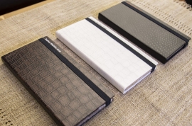 スマートフォン「VAIO Phone」用のフリップ型ケース「Zephyr Rhythm Grid」