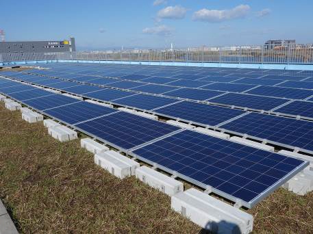 「板橋ルーフトップソーラーウェイ」太陽光発電所（国際航業の発表資料より）