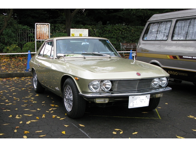 1965年4月にデビューした初代「日産シルビア」は、3年間で554台だけ生産された稀少車。いま見ても非常に美しいスポーツクーペだ。写真のモデルは丁寧にレストアが施された綺麗なモデルである。