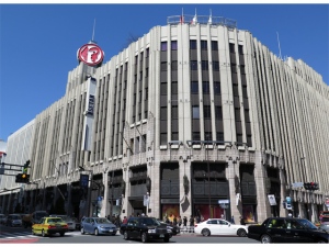 伊勢丹新宿本店、年間2654億円売り上げる巨大旗艦店だ。抜本的な改革を含むリニューアルが完了した今後に注目が集まる