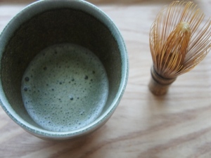 外国人の間で抹茶菓子ブームが巻き起こっている。昨年「和食」がユネスコ無形文化遺産に登録されたこともあって、日本の食材が注目を集める中で、抹茶菓子に注目が集まっているのだ。 外国人の間で抹茶菓子ブームが巻き起こっている。昨年「和食」がユネスコ無形文化遺産に登録されたこともあって、日本の食材が注目を集める中で、抹茶菓子に注目が集まっているのだ。
