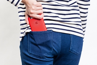 『レッドドット・デザイン賞』を受賞した「AndMesh Mesh Case for iPhone 6 Plus」（DAQの発表資料より）