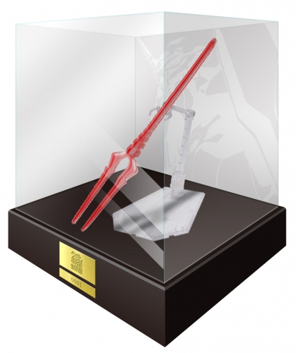 職人による一本一本手作りの「ガラス工芸 ロンギヌスの槍」（カゴメ発表資料より）