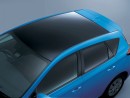 トヨタ自動車がマイナーチェンジして発売した「オーリス」のパノラマルーフ （電動ルーフシェード・挟み込み防止機能付）（写真提供：トヨタ自動車）