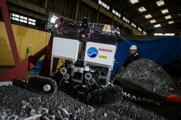 トピー工業（豊橋市）でのAVM技術搭載ROVの実験風景 （写真提供：日産自動車）