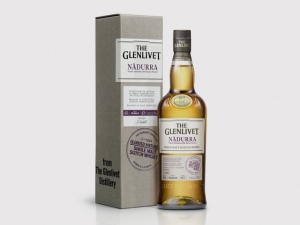 「ザ・グレンリベット ナデューラ オロロソ」700ml、アルコール度数60.7%、希望小売価格は税抜き8400円だ 「ザ・グレンリベット ナデューラ オロロソ」700ml、アルコール度数60.7%、希望小売価格は税抜き8400円だ