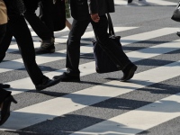 格差や貧困が社会問題となる中、独身男女の7割が「生活に経済的ゆとりがない」と考えていることが、オウチーノ(本社・東京)の調査で分かった