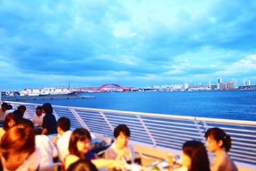 神戸シーサイドビアテラス開催 - 目の前に海が広がるオープンテラスで飲み放題