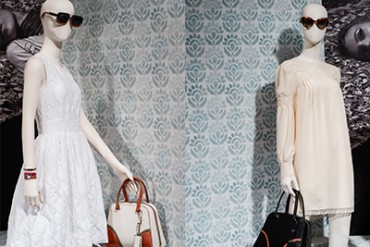 プラダの2015年春夏カプセルコレクション、柔らかなホワイトドレスが発売