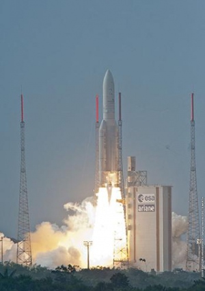 アリアン5ロケット、通信衛星ソー7とシクラル2の打ち上げに成功(Image credit: Arianespace) アリアン5ロケット、通信衛星ソー7とシクラル2の打ち上げに成功(Image credit: Arianespace)