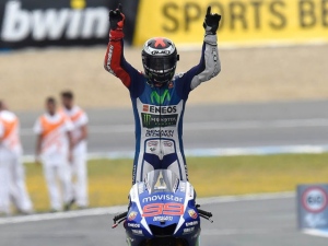 レースは始終J・ロレンソの独走状態で進み、J・ロレンソは2番手のM・マルケスに5.576秒という大差をつけて圧勝した