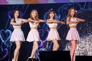 日本デビュー5周年を迎えた女性アイドルグループKARAが日本でファンミーティングを開催した。 日本デビュー5周年を迎えた女性アイドルグループKARAが日本でファンミーティングを開催した。