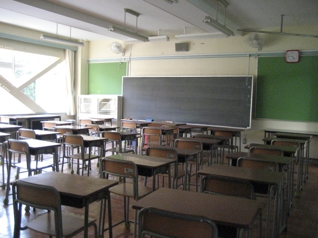 岡山県の中学校では、生徒の解答用紙を蓄積してデータ解析し、生徒の学習進捗の予測や学習進度に応じた問題の作成などに活用しようとしている。このデータ解析に協力しているのが、岡山大学だ。