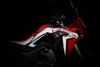 CRF1000L Africa Twin サイドビュー（本田技研工業の発表資料より）
