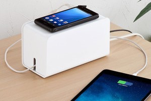 狭いデスクもスッキリ（サンワプライ発表資料より）