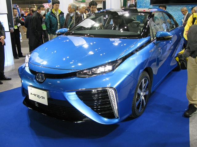 燃料電池車(FCV)「MIRAI」のデビューとともに、いよいよ本格的な普及に向けて動き出した「水素」社会。世界の水素インフラの市場規模は2050年には160兆円にまで膨らむことが予測されている。