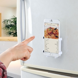 冷蔵庫にピタッ!(サンワプライ発表資料より) 冷蔵庫にピタッ!(サンワプライ発表資料より)