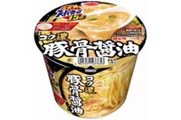 『三つ星スーパーカップ1.5倍　コク濃豚骨醤油ラーメン』（エースコック発表資料より）