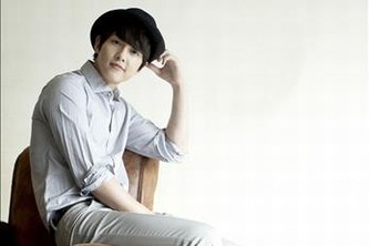 軍で兵役中の俳優ソン・ジュンギ(30)が大地震による惨事に苦しむネパールのために1億ウォンを寄付した。