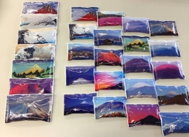 富士山の写真を印刷した保冷材『キャッチクール富士山』(ライ・カンパニー発表資料より) 富士山の写真を印刷した保冷材『キャッチクール富士山』(ライ・カンパニー発表資料より)