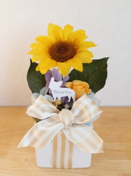 『Happy Sunflower』(株式会社岡田商会発表資料より) 『Happy Sunflower』(株式会社岡田商会発表資料より)