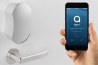 スマートロックロボット「Akerun」（日本ユニシスの発表資料より）