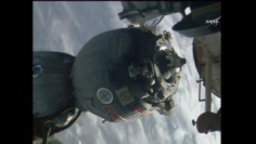 ソユーズTMA-15M宇宙船、国際宇宙ステーションから出航　22時43分に帰還（Image credit: NASA）